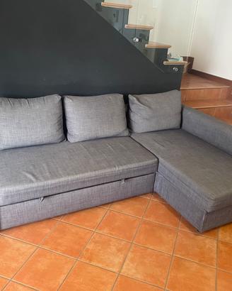 Divano Ikea 3 posti con contenitore 