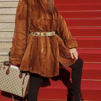 pelliccia di visone con il cappuccio 