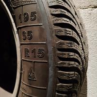 Pneumatici invernali 195/65R15 con cerchi 500L