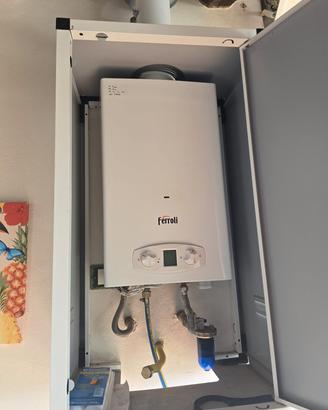 Scaldabagno a gas GPL Ferroli + Copertura esterno