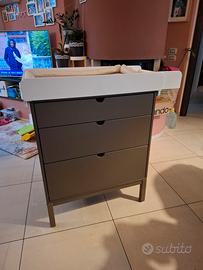 cassettiera con fasciatoio stokke