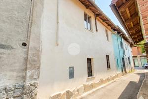 CASA SEMINDIPENDENTE A RIVAROLO CANAVESE