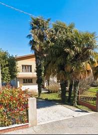Casa indipendente con giardino 140.000