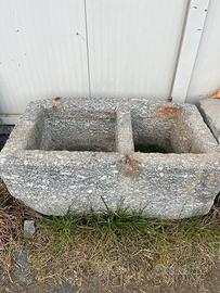 Vasca in sasso antica