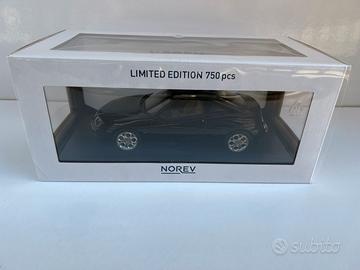 Alfa Romeo GTV 1999 Black 1:18 Norev 1/18