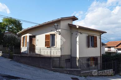 BIFAMILIARE A TAGLIACOZZO