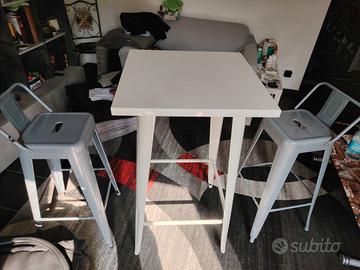 Tavolino + 2 sgabelli metallo