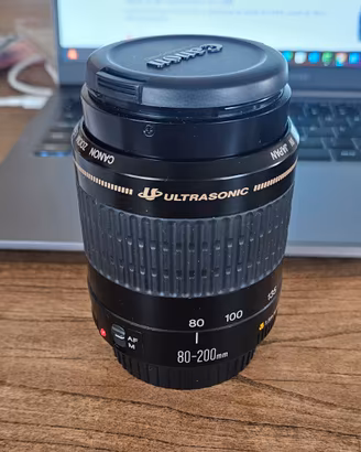Canon zoom EF 80 200 f/4.5-5.6 ultrasonic
