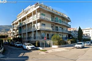 Grande appartamento panoramico fronte mare