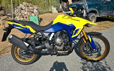 Suzuki V Strom DE 800 accessoriata 2024