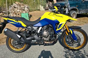 Suzuki V Strom DE 800 accessoriata 2024