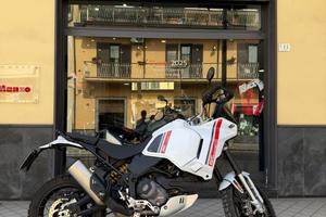 Ducati DesertX Bianca 2025