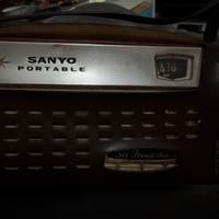 Radiò vecchia portabile