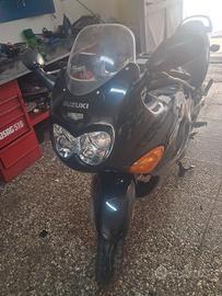 SUZUKI GSX F 750