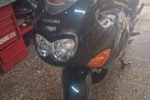 SUZUKI GSX F 750