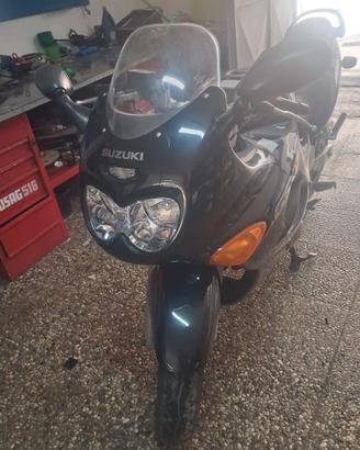SUZUKI GSX F 750