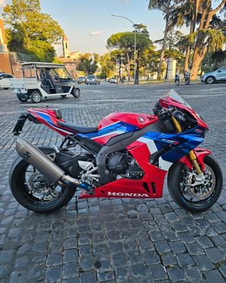 Honda CBR 1000 RR R SP
