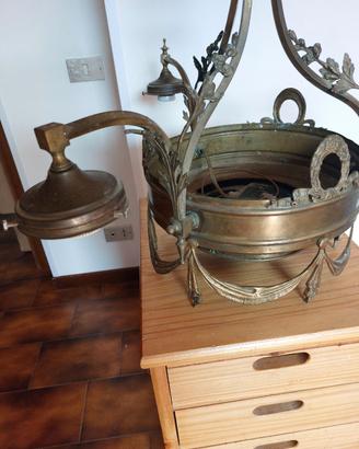 Antico lampadario in ottone
