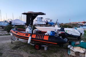 Gommone motore e  carrello