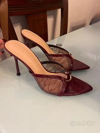 Décolleté sabot bordeaux con inserti in rete