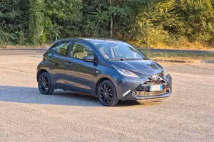 Toyota Aygo 1.0 VVT-i 69 CV 5 porte x-play TSS E6B