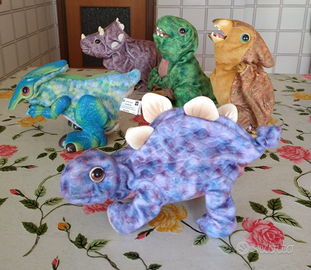 Dinosauri con movimento