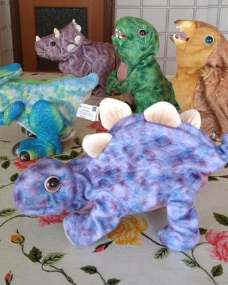 Dinosauri con movimento