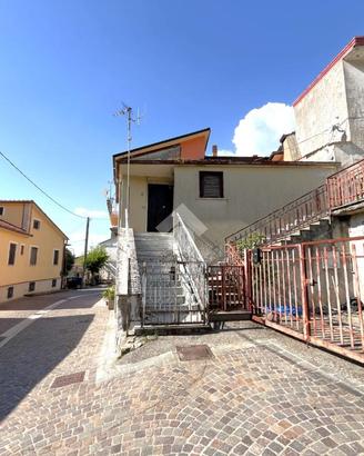 CASA SEMINDIPENDENTE A SAN MARTINO SANNITA