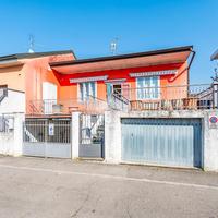 PORZIONE DI BIFAMILIARE A LAINATE