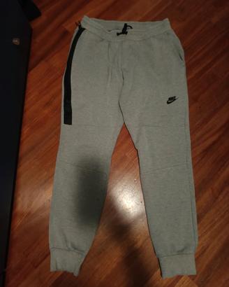 pantaloni nike 