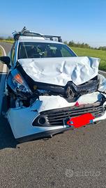 Clio Van incidentata