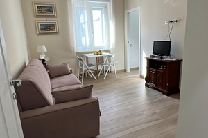 Monolocale ristrutturato Centrale.NOVEMBRE 130,00