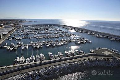 Posto barca marina cala de medici 16 mt