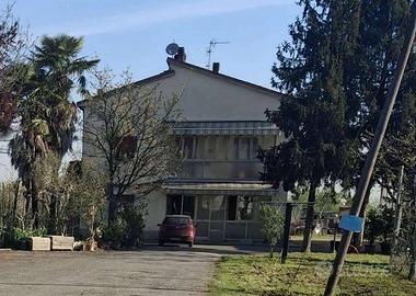 Immobile in asta di 395 m² con 1 locale a San Cesa