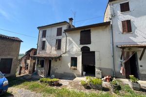 CASA DI CORTE A ROVESCALA
