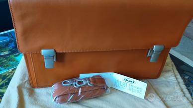 borsa ,praticamente mai usata 