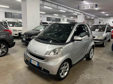 Smart ForTwo 84 cv con SERVOSTERZO