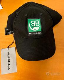 Cappellino Balenciaga nero originale