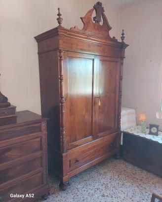 Armadio antico metà '800 a due ante con cassetto