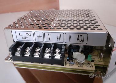 Stock di 4 Alimentatori per strisce led, 24V-50W