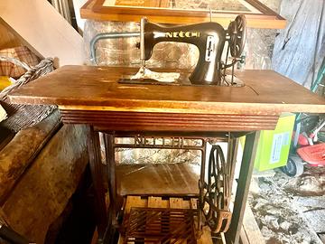 Necchi BU con tavolo - macchina di cucire 