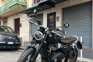 Triumph Scrambler 1200 x