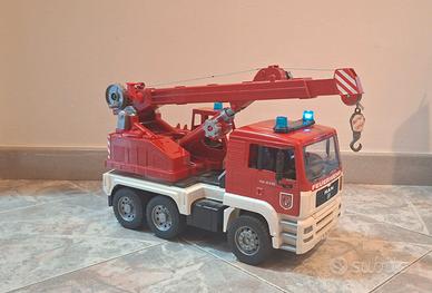 Autogru dei Vigili del Fuoco Bruder