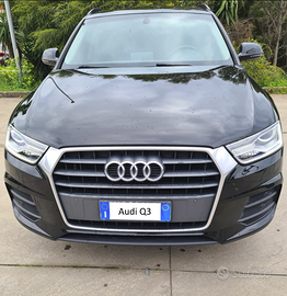 Audi Q3 2.0 Business – SUV Nero con Vetri Oscurati