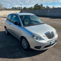 Lanca Y 1.3 DIVA adatta a neopatentati