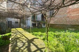 Casa indipendente di 250 m² con più di 5 locali e 