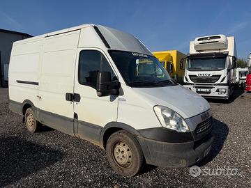 Iveco daily 35S14 furgone metano 2012