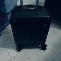 Valigetta nuova  cm 30x20x40