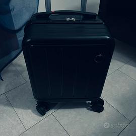 Valigetta nuova  cm 30x20x40