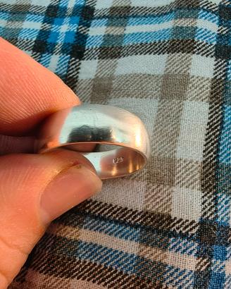 Anello in argento 925.